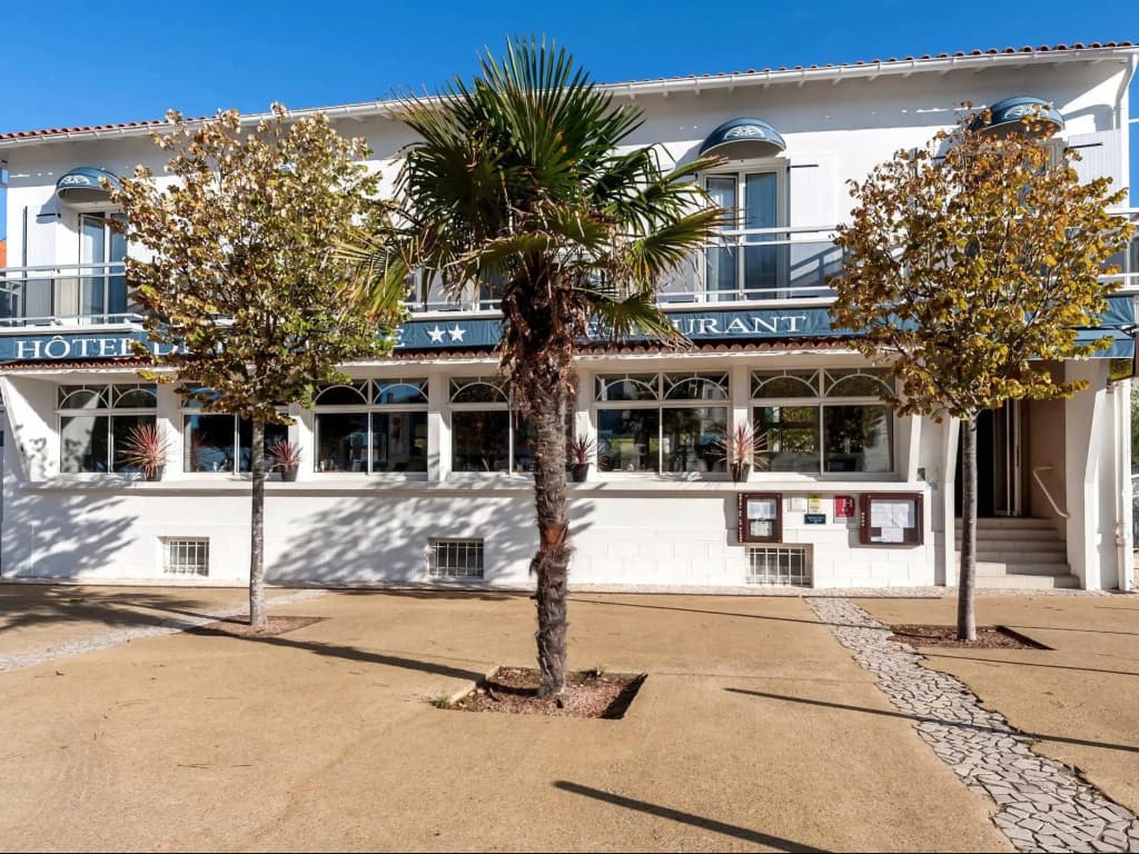 Hôtel de la Plage - Photo 1