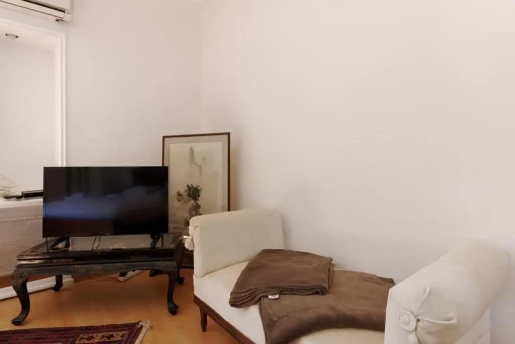 Charming farmhouse in a quiet area with a parking in the courtyard - Photo 4