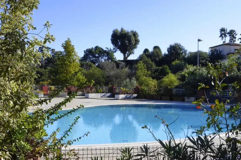 Apartment in Cannes With Sea View - Miniature 8