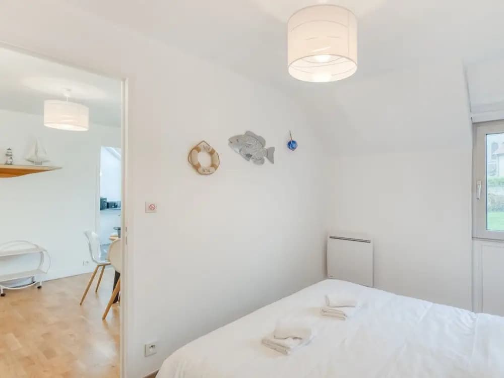 Quaint Apartment in Port-en-bessin-huppain With Balcony - Photo 2