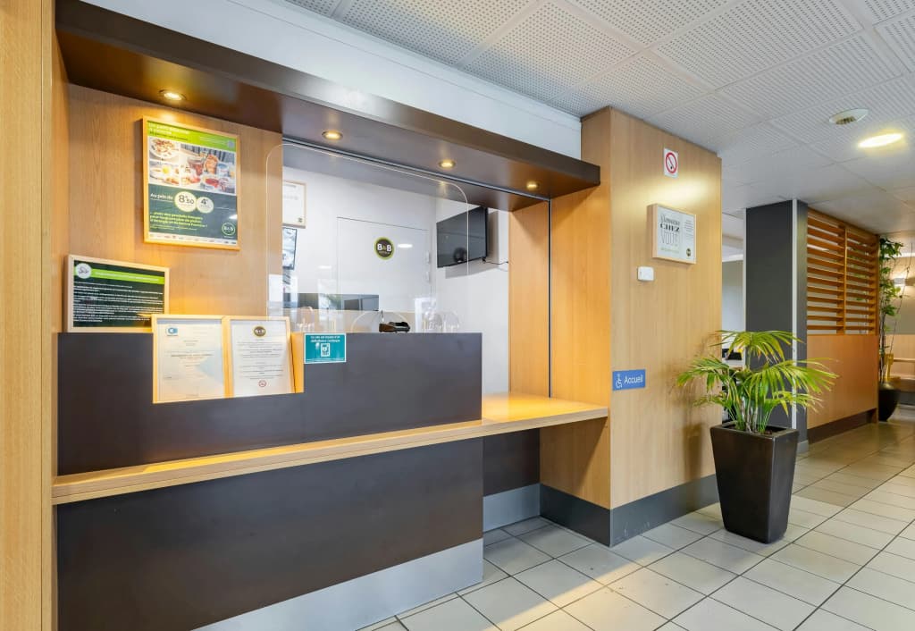 B&B HOTEL Valenciennes Marly - Photo 2