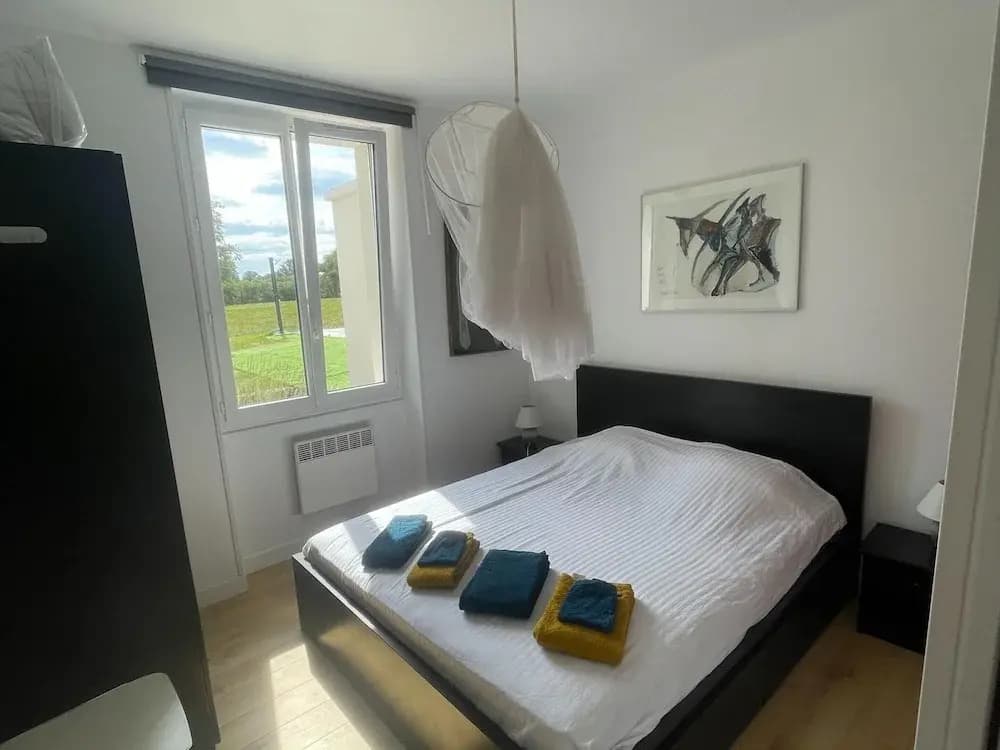 Beautiful Holiday Home With Swimming Pool - Photo 3