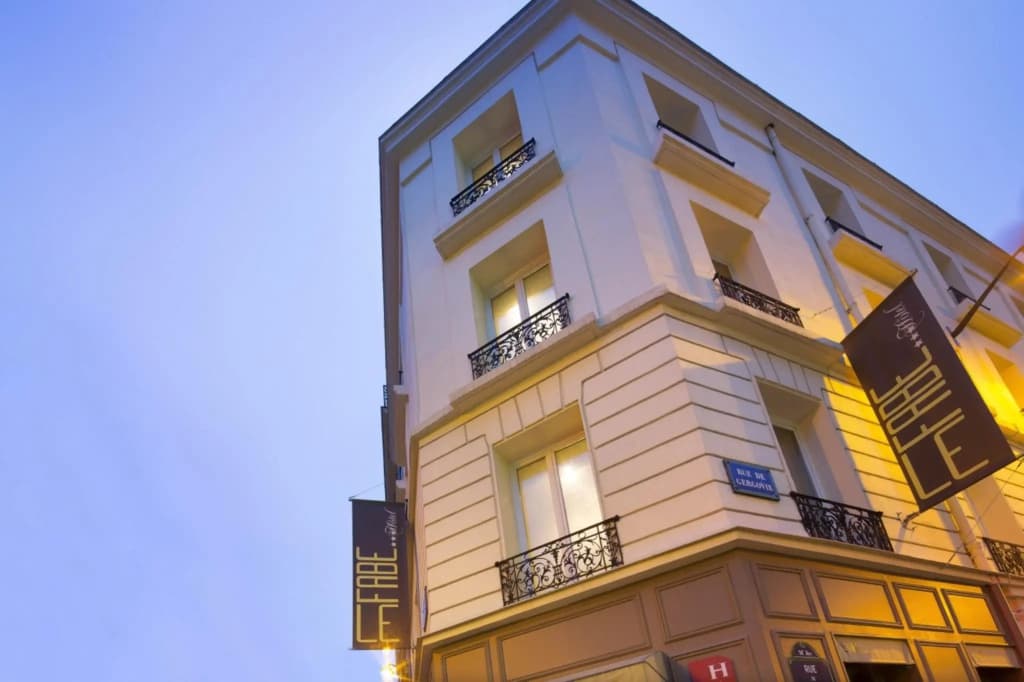 Le Fabe Hotel - Photo 1