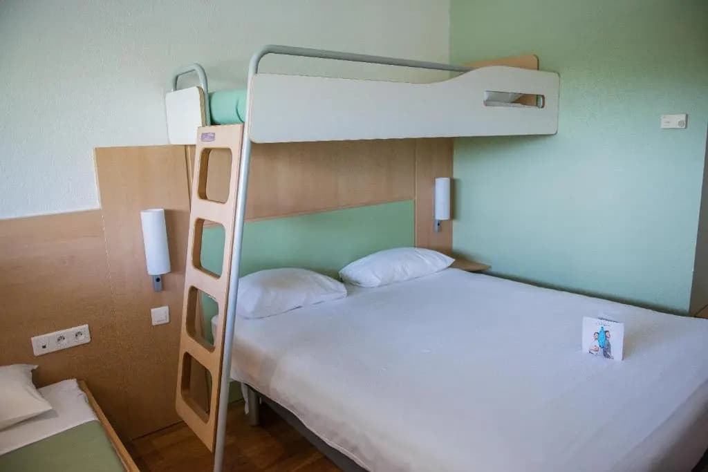 ibis budget Site du Futuroscope - Photo 3