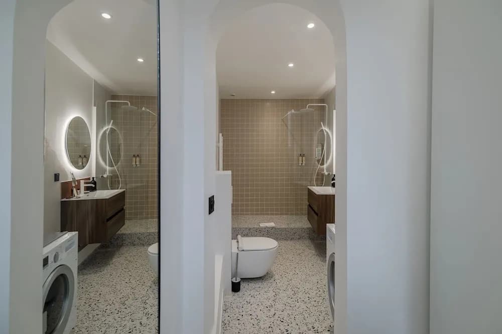 Poetic Stay - Louvre - Miniature 6