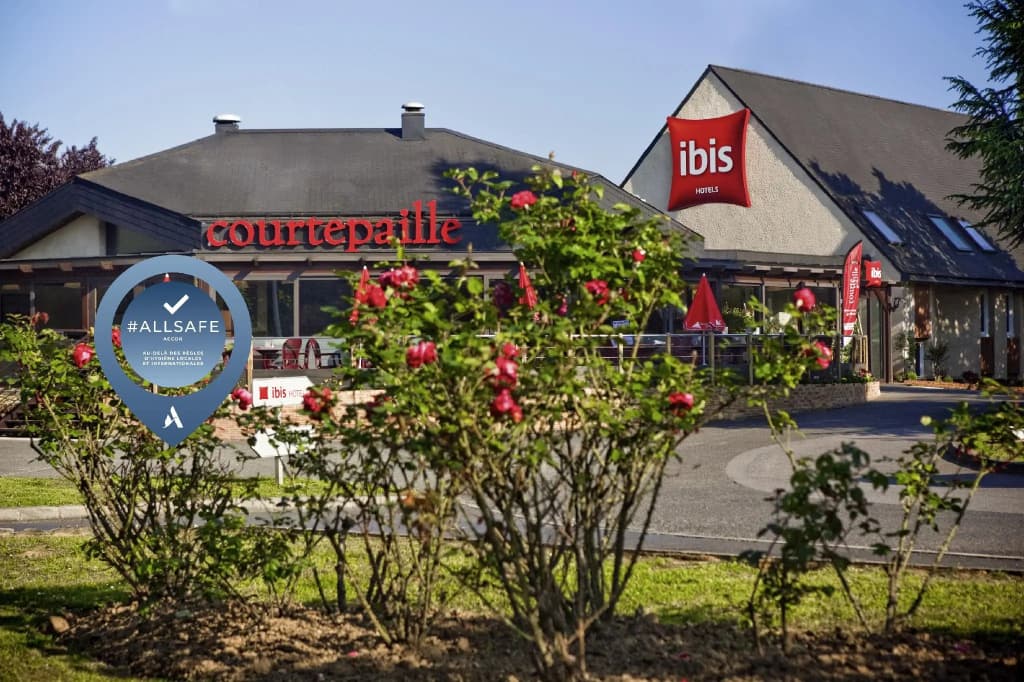 ibis Senlis - Photo 1