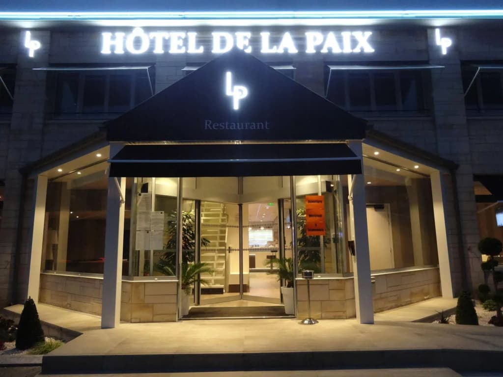 Hôtel de la Paix - Photo 1