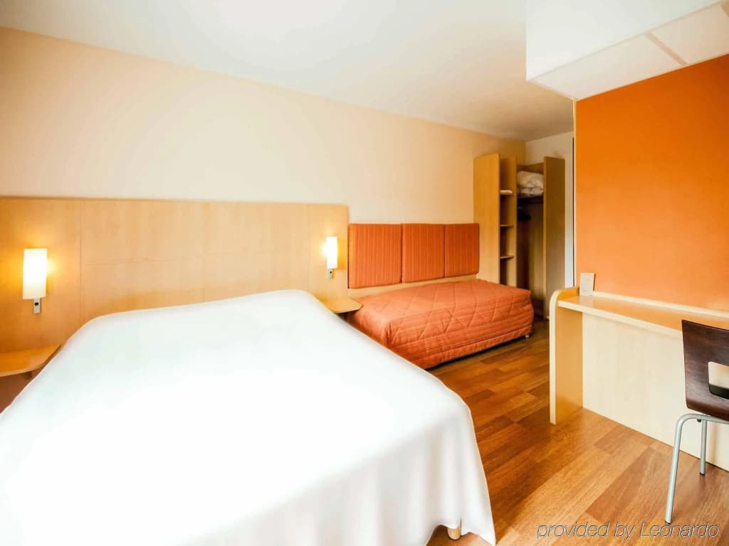 ibis Valenciennes - Photo 3