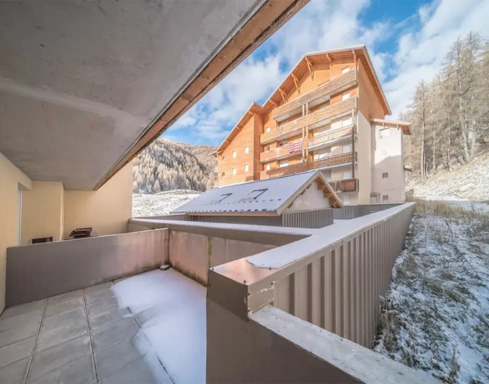 Apartment in France With Ski Slope Access - Miniature 7