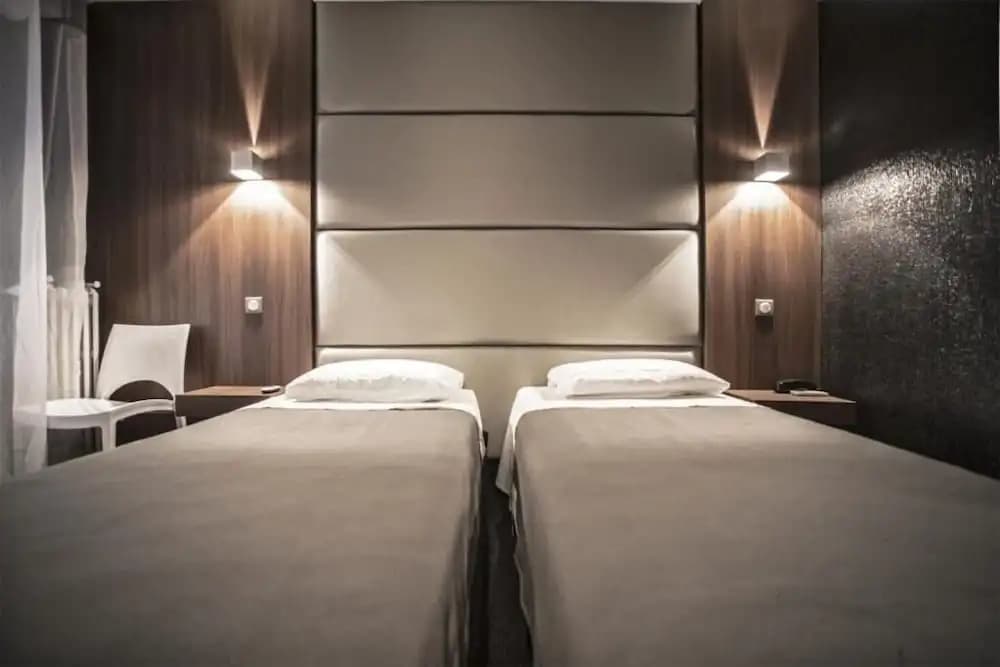 Hotel Schtak - Miniature 6