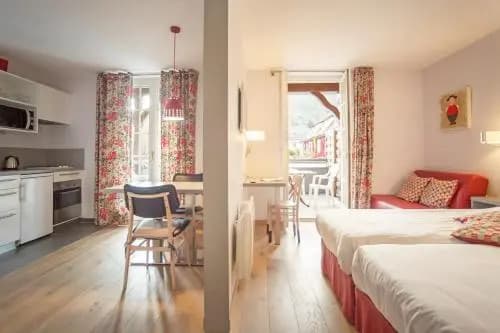 Appartements Les Loges les Remparts - Photo 1