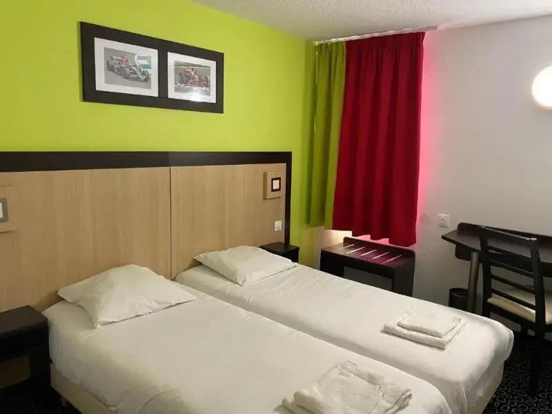 Hotel Kyriad Design ENZO PONT A MOUSSON - Photo 2