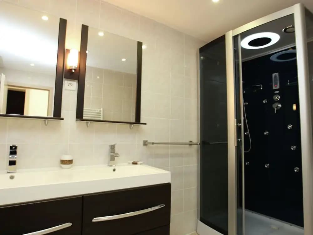 Completely Modernized Gite With Heated Swimming Pool - Miniature 8