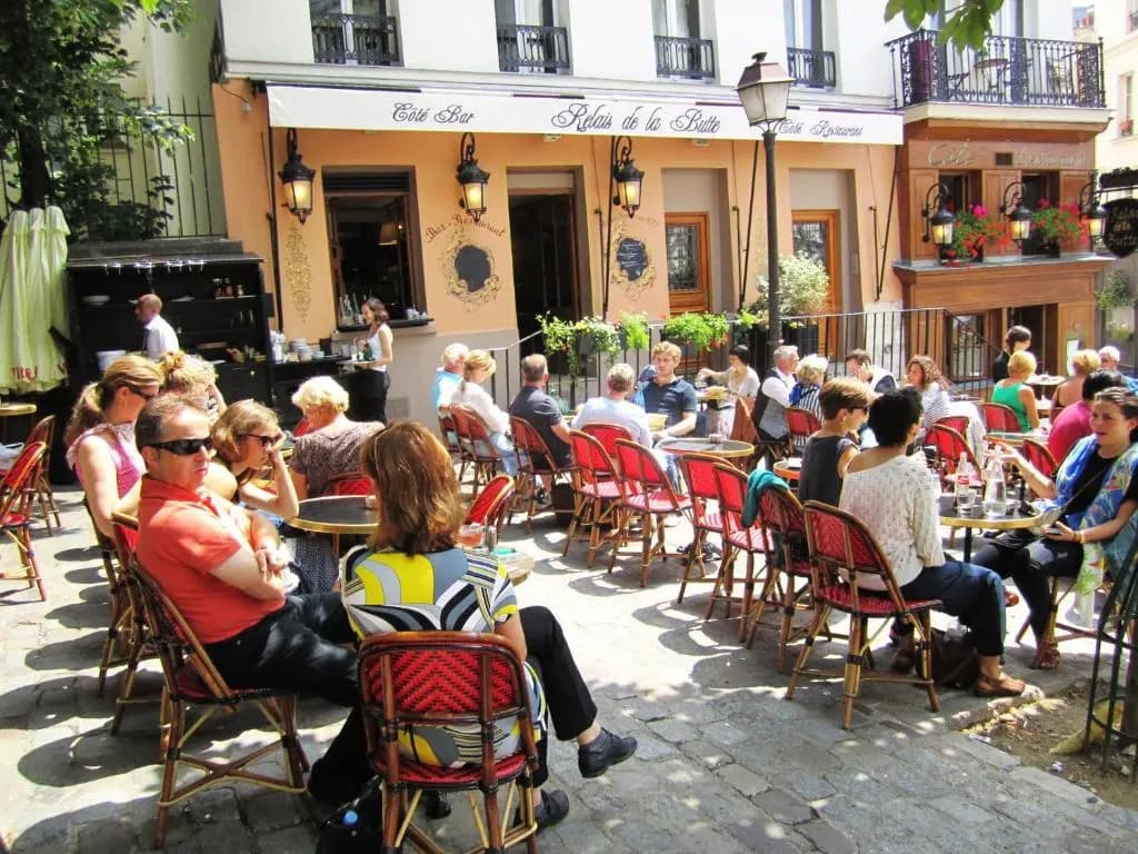 Abbesses Montmartre Apartment - Photo 2