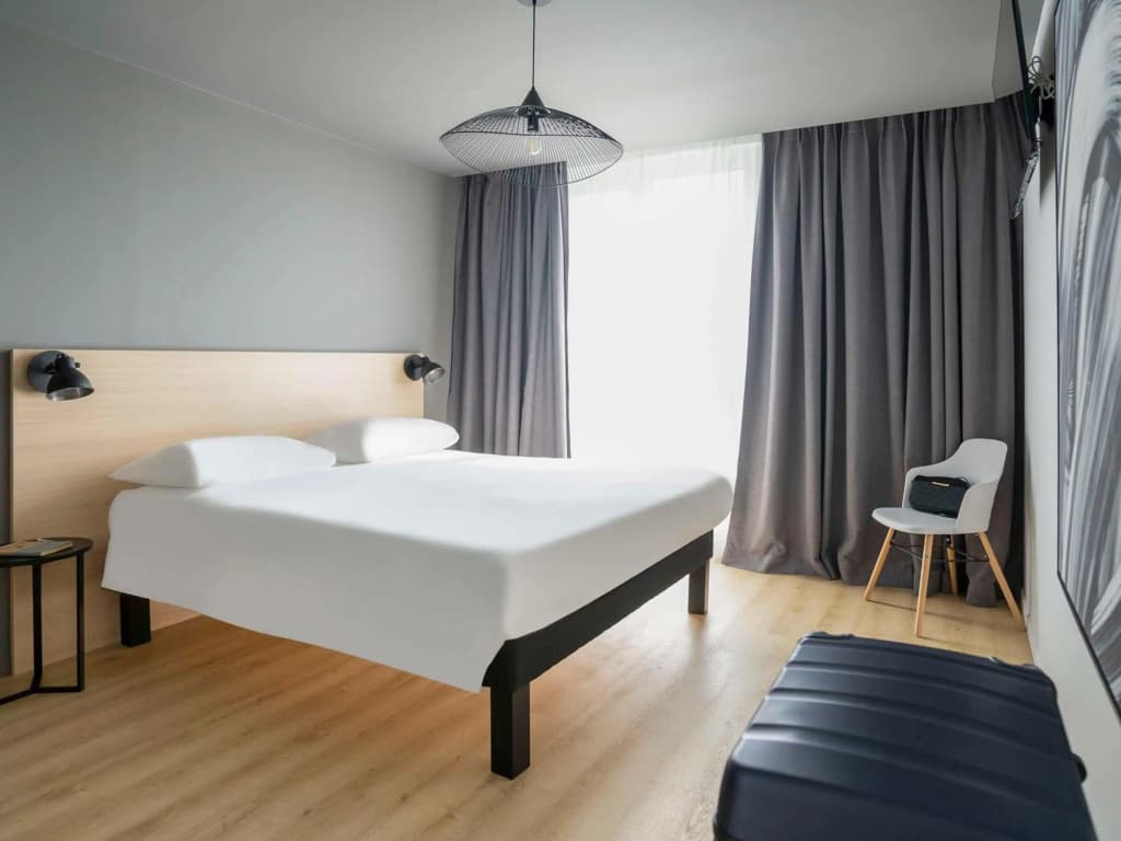 ibis Styles Lille Neuville en Ferrain - Photo 3