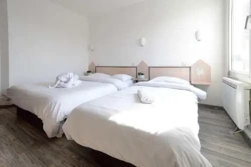 East Hotel 67 - Photo 3