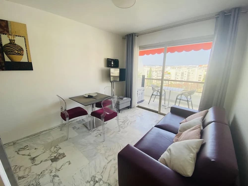 Stylish one Bedroom Apartment in Central Cannes Just off the Croisette and Near Beaches - 680 - Photo 3