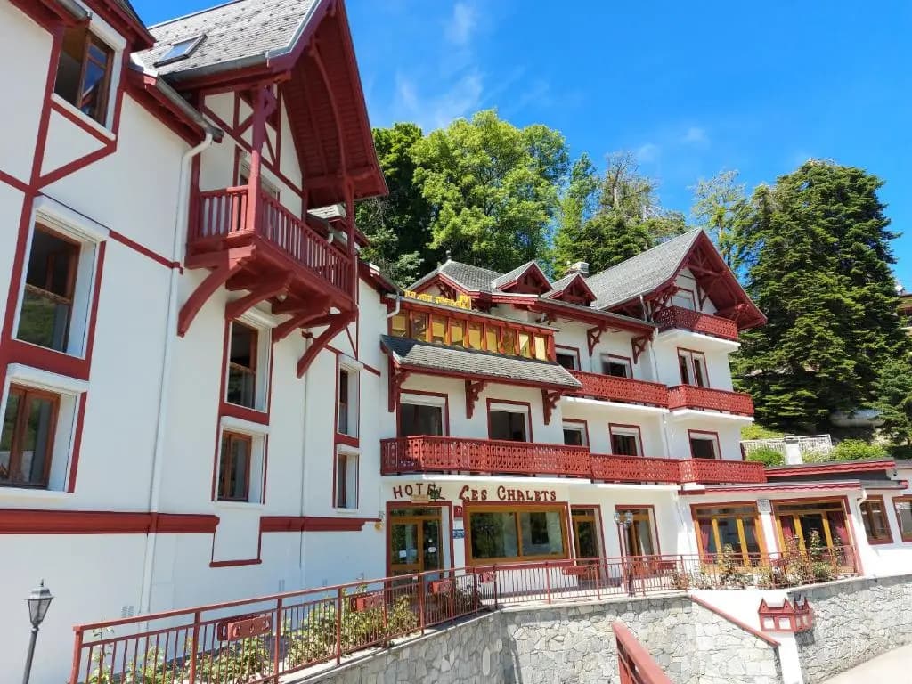 Hôtel Les Chalets - Photo 1