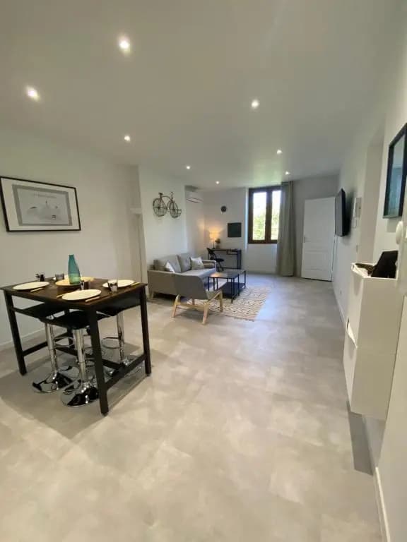 T3 2 chambres-centre-ville Place d'Armes Clim-Wifi - Miniature 8