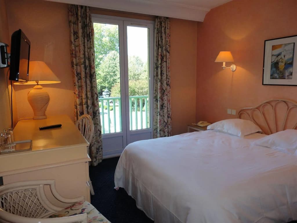 Logis Hôtels- Hôtel et Restaurant Domaine de Fompeyre - Photo 4
