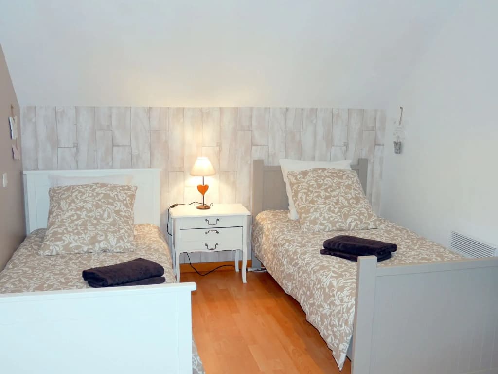 Beachfront Holiday Home in Guisseny - Photo 4