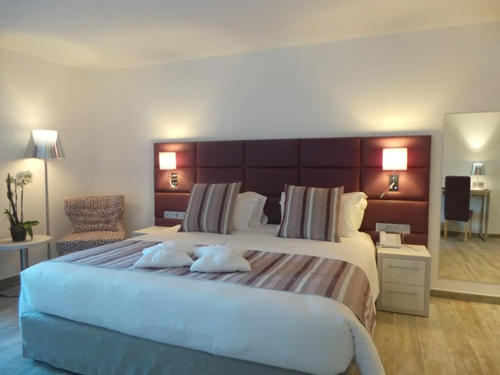 Isulella Hotel & restaurant - Photo 3