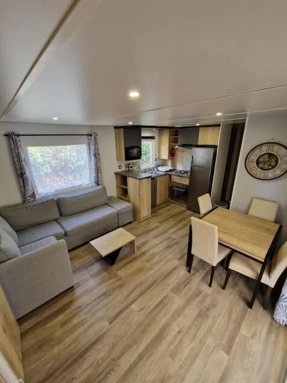 Bungalow neuf 3 chambres avec piscines partagées dans un camping-club vacances haut de gamme - Photo 3