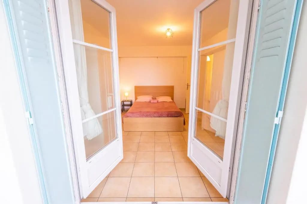 Superbe T4 renove spacieux avec stationnement libre et gratuit - Photo 4