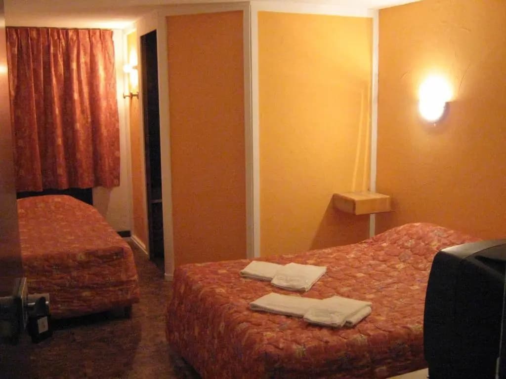 Hotel Le Pressoir - Auxerre Appoigny - Miniature 6