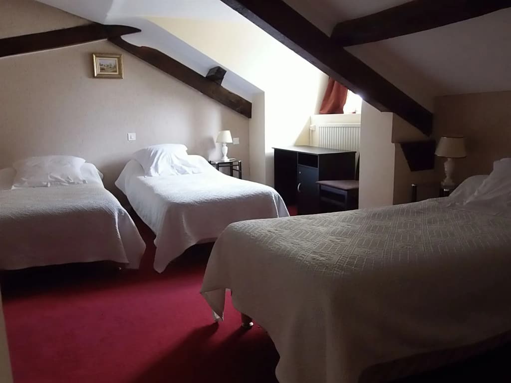 Hotel Memorial - Photo 5