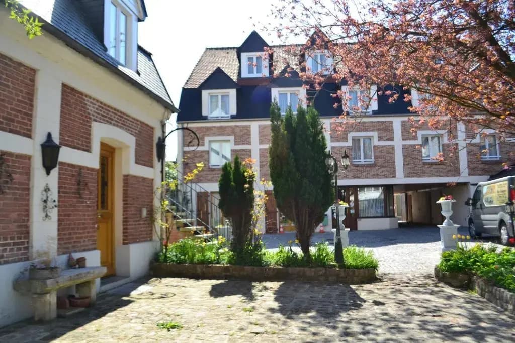 Coq hotel - Miniature 7