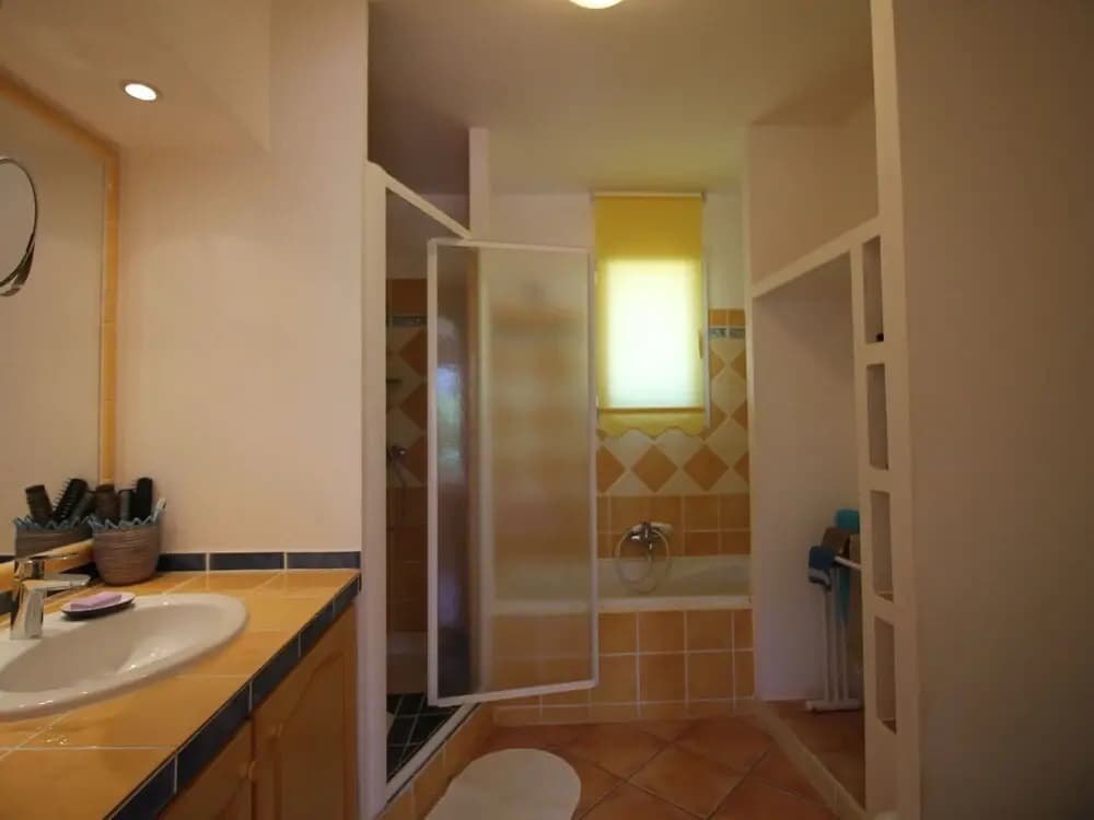 Gorgeous Villa in Bagnols-en-Foret with Swimming Pool - Miniature 8