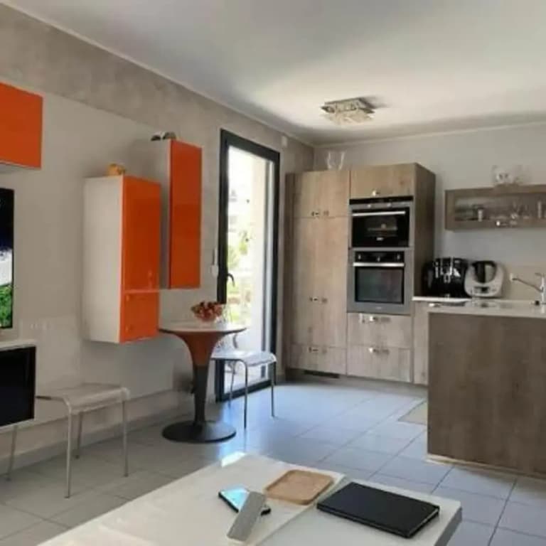 Two Bed Apt With Lovely Terrace - 2195 - Photo 1
