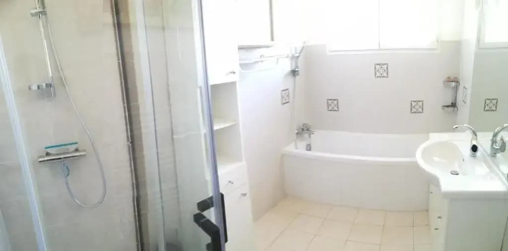 Villa de plein pied 120m2, climatisée, 3 chambres, piscine privée, la campagne aux portes de NARBONNE - Miniature 6