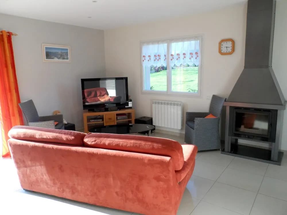 House With 4 Bedrooms in Plougrescant, With Wonderful sea View, Enclos - Photo 3