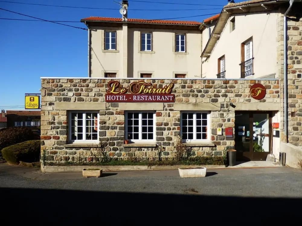 Hôtel Restaurant Le Foirail - Photo 1