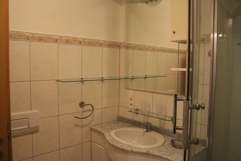 Studios near Basel Airport - RM 114 - Photo 5