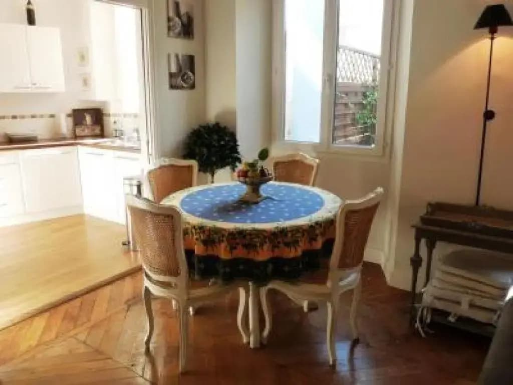 Beautifully decorated two bedroom apartment in the heart of Cannes five minutes walk from Palais 409 - Miniature 6