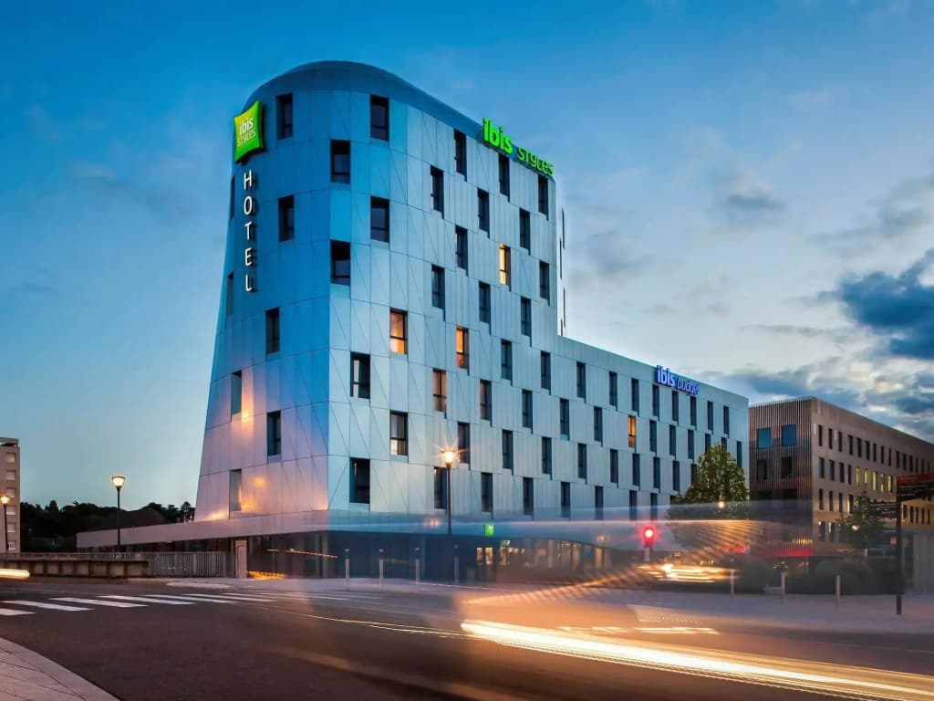 Ibis Styles Mulhouse Centre Gare - Photo 1