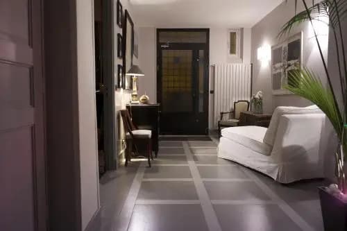 Villa Du Square - Photo 2