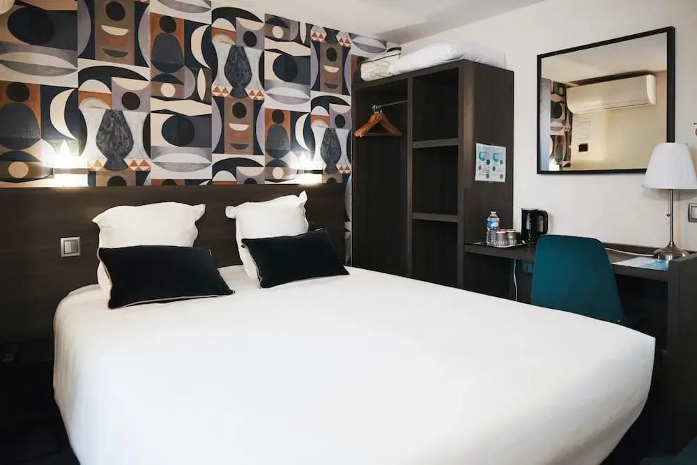 Brit Hotel Confort Orly Morangis - Photo 1