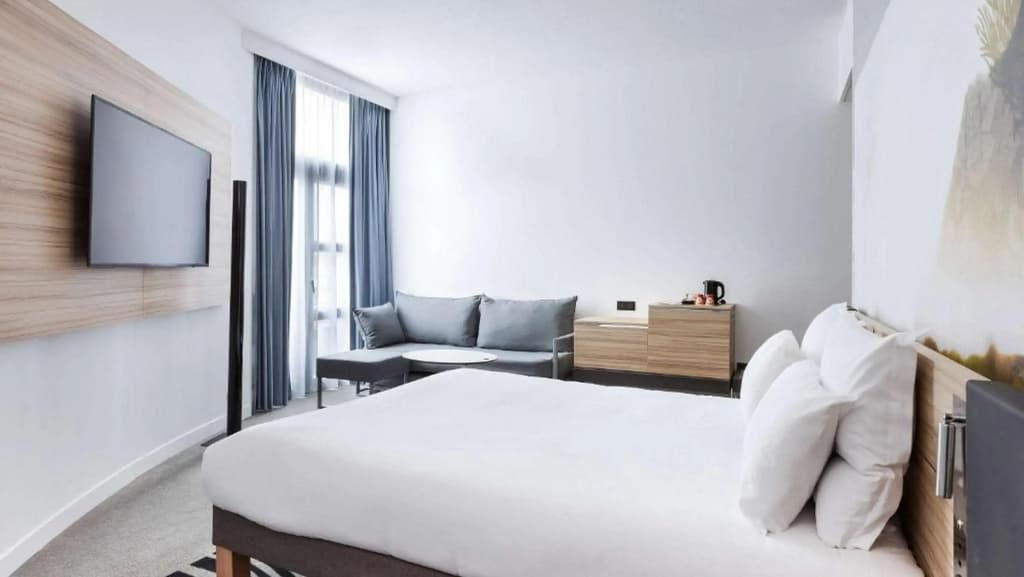 Novotel Tours Centre Gare - Photo 3