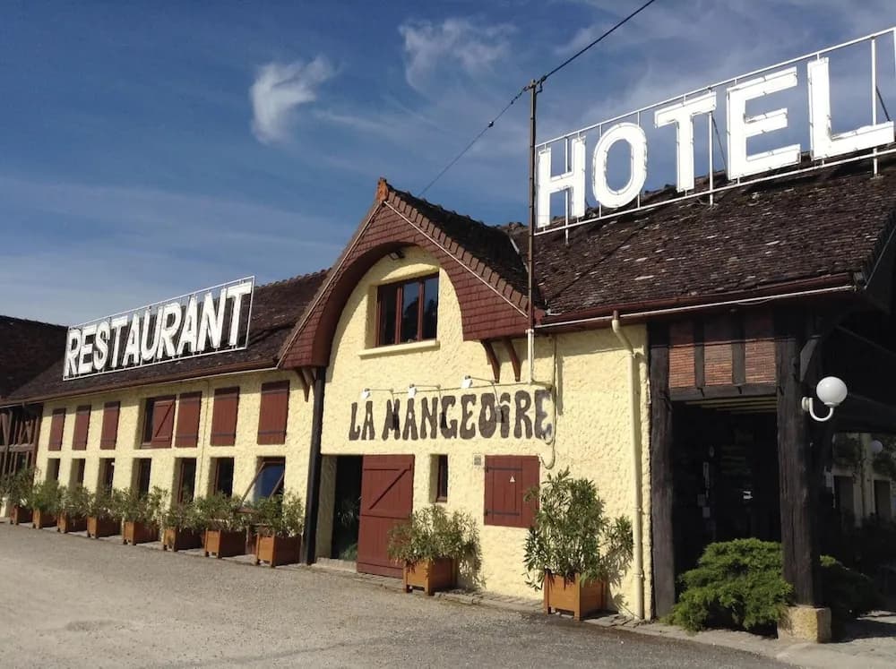 Hôtel Restaurant La Mangeoire – Relais Paris Bâle - Photo 1