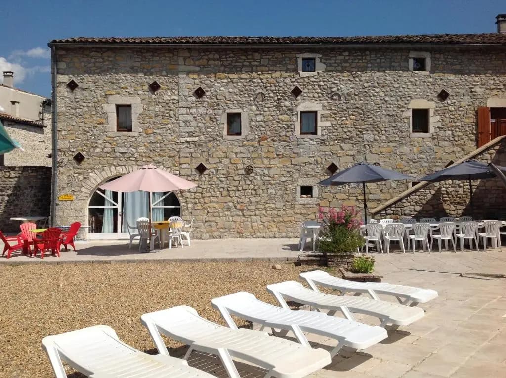 Les cigales gîte eglantier ardeche , piscine à partager, églantier 4 à 6 personnes, - Photo 1