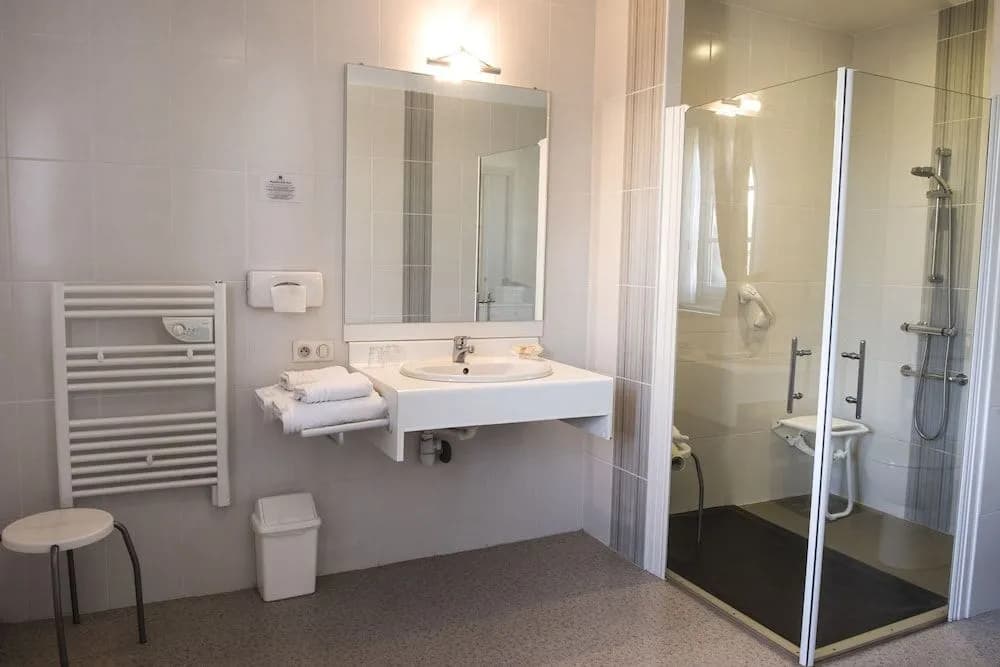 Hostellerie Saint Louis - Miniature 7