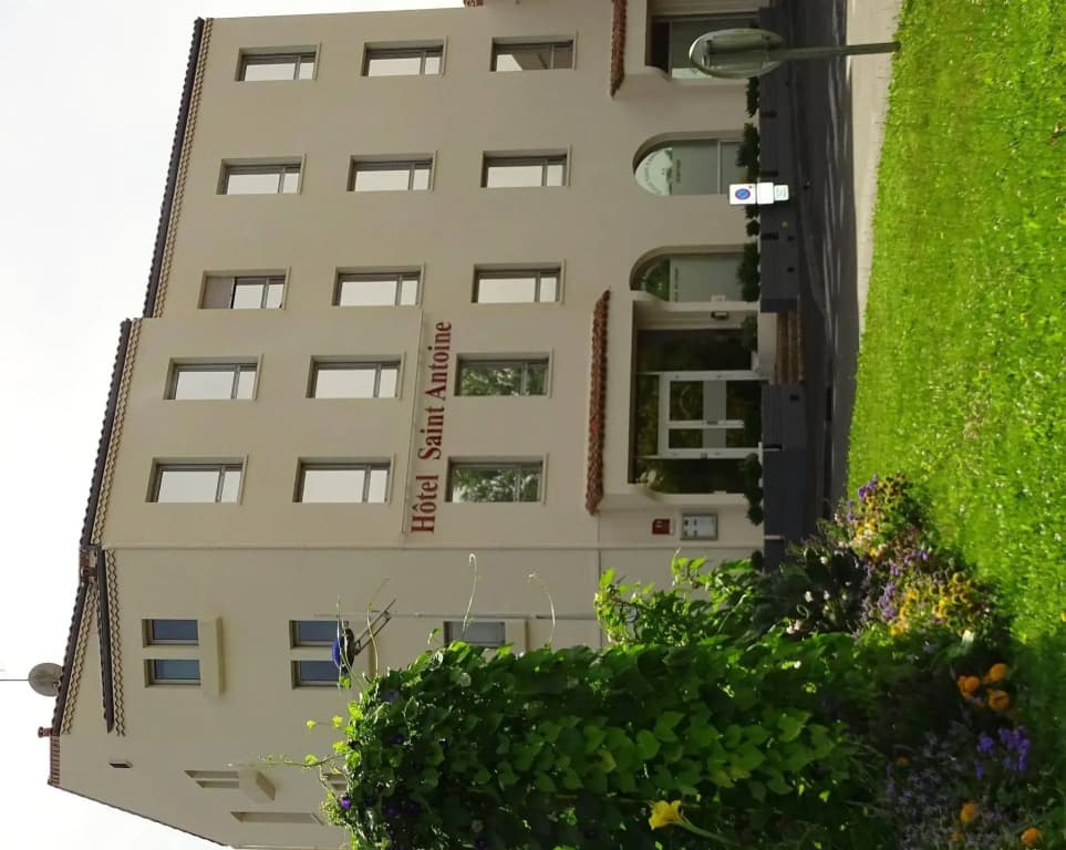 Sure Hotel by Best Western Angouleme - Photo 1