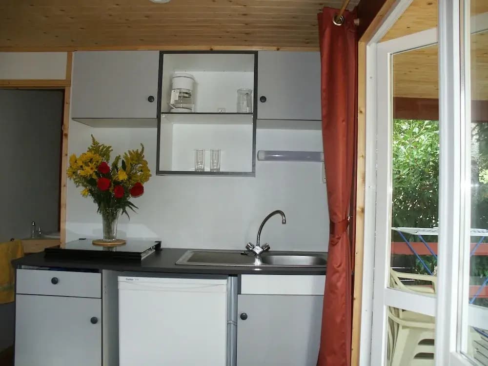 Camping Les Lacs de Courtes - Gîtes - Miniature 8