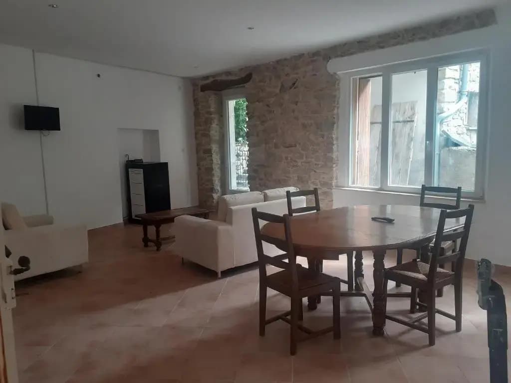 Appartemment situé a lacaune les bains - Photo 3
