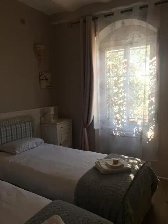 Appartement central des terres chaudes proche bord de mer - Photo 5