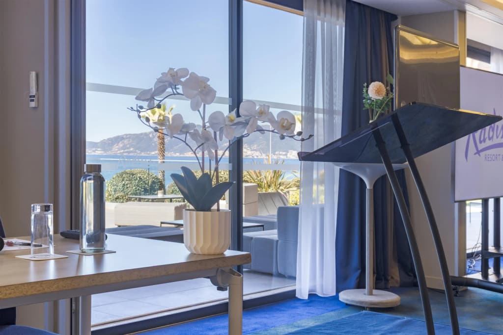 Radisson Blu Resort & Spa Ajaccio Bay - Miniature 8